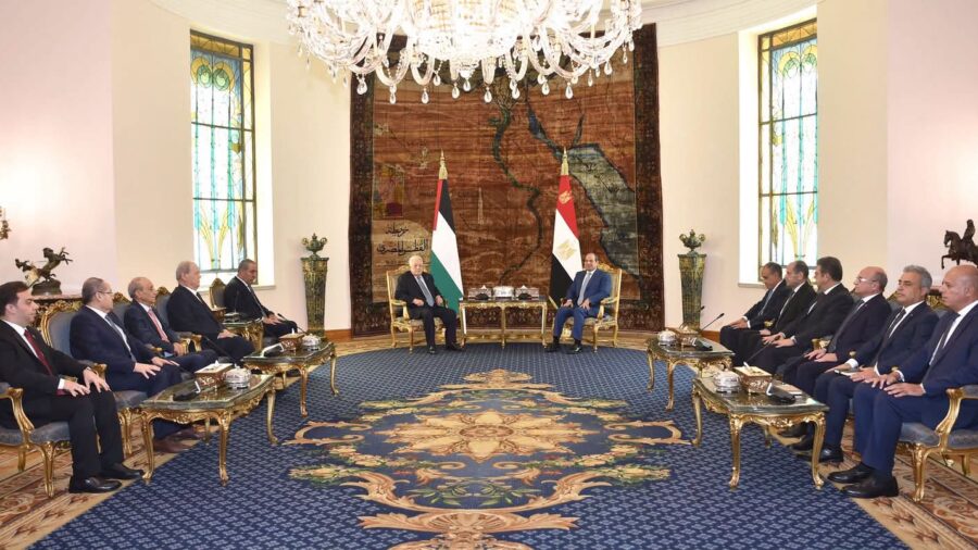 Al-Sisi, Abbas agree to step up coordination on Gaza, West Bank