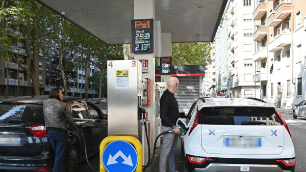 Diesel Prices Near €2.50 per Liter on Italian Highways, Gasoline at €2.16