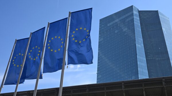 EU and Spanish Bank Groups Submit Simplification Plans for Regulatory Framework