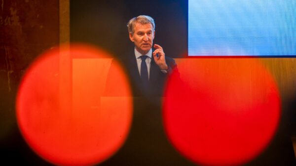 Feijóo Proposes Giving Mutual Insurers More Authority to Return Sick Workers to Work