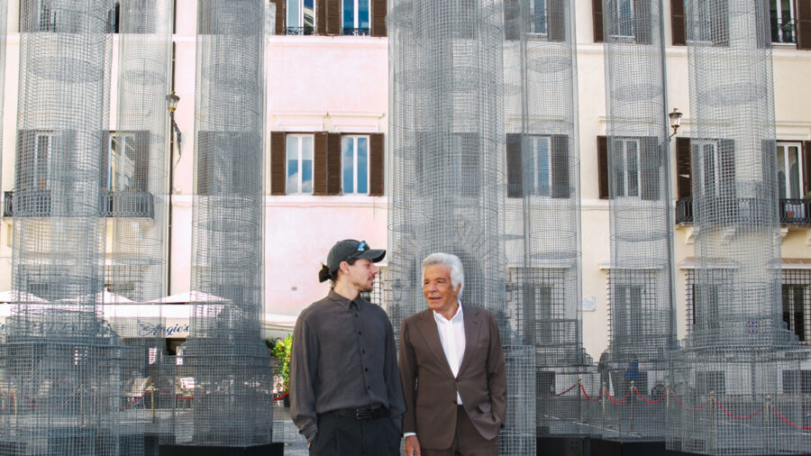 Edoardo Tresoldi’s New Installation Lights Up Mignanelli Square