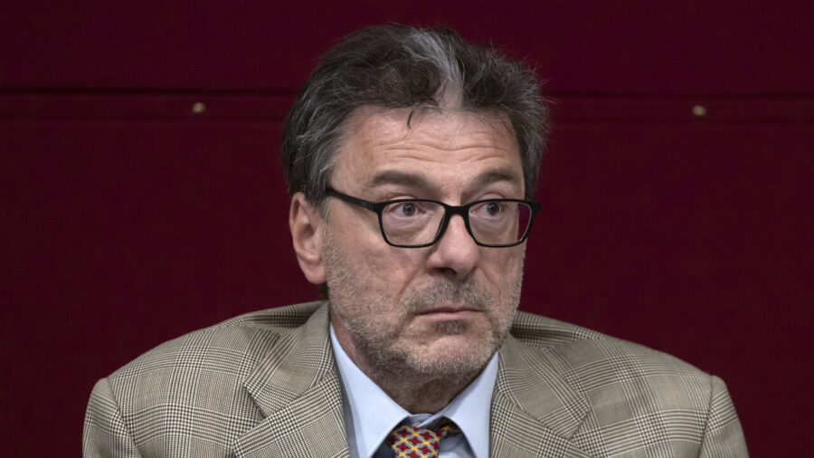 Giorgetti Stresses Multi‑Faced Approach to Car Decarbonisation