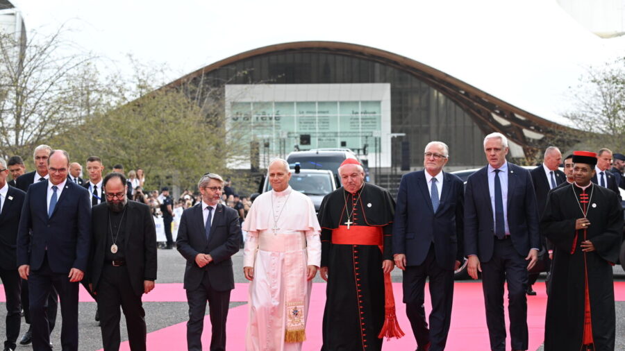 Pope Warns Europe Against Illusion of New Arms Race