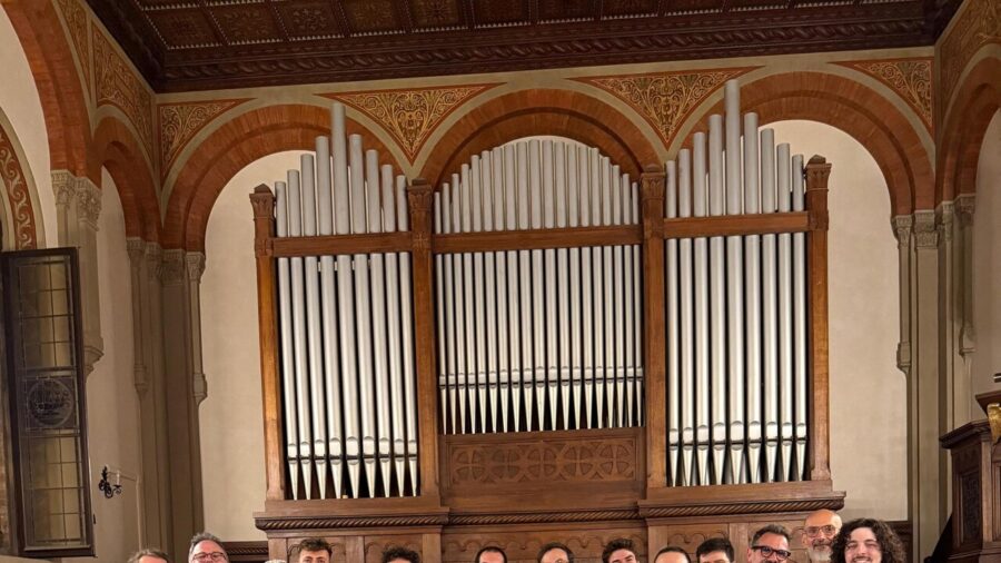 LGBTQIA+ Choir Komos Marks 18 Years with Four Seasonal Concerts in Bologna