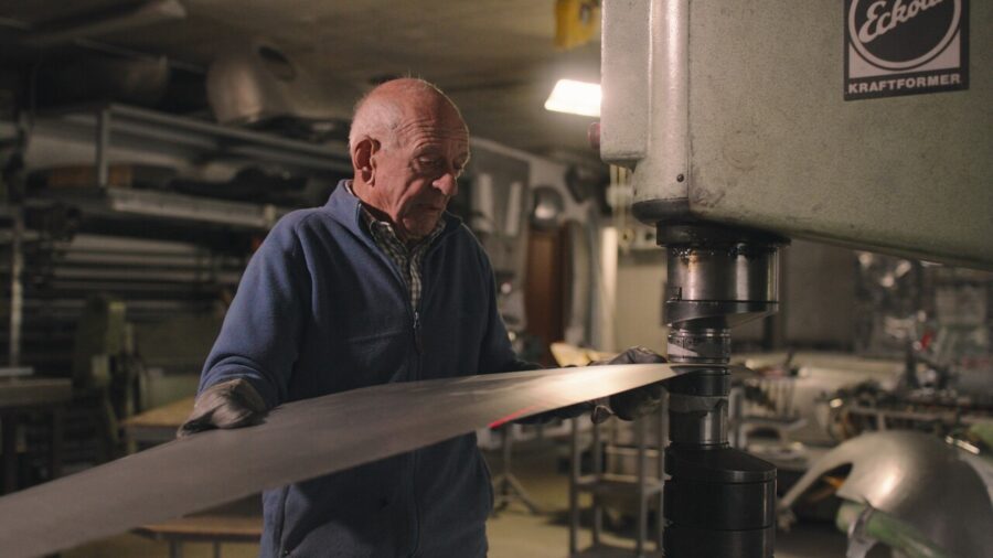 Documentary ‘L’anima delle macchine’ Debuts at Mauto on Vintage Car Restoration