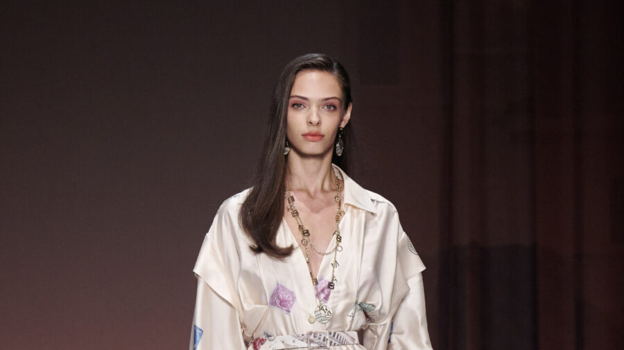 Laura Biagiotti Highlights Rome’s Timeless Style at Milan Runway