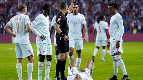 Mbappé Leaves France Match with Left Knee Injury