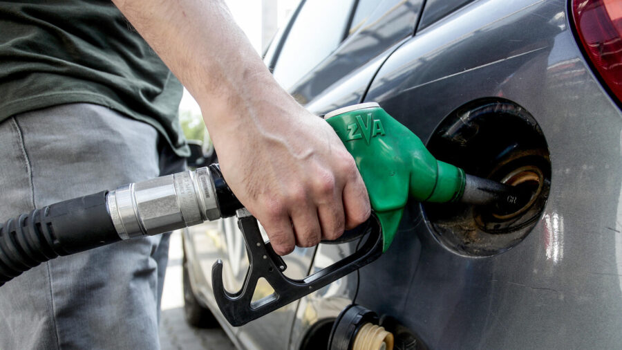 Italian Fuel Prices Remain Steady as Excise Tax Discount Halves, Diesel Cost to Rise