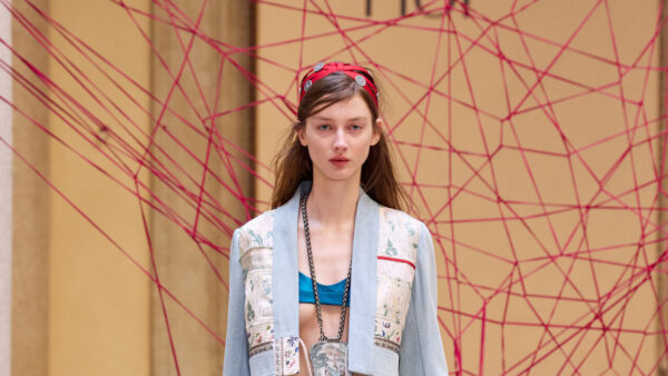 Hui Milano Unveils Summer Collection Featuring Fan Motif Linking China and West