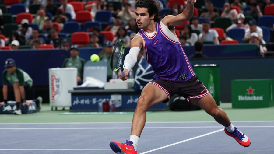 Carlos Alcaraz Off to a Strong Start at Shanghai Masters