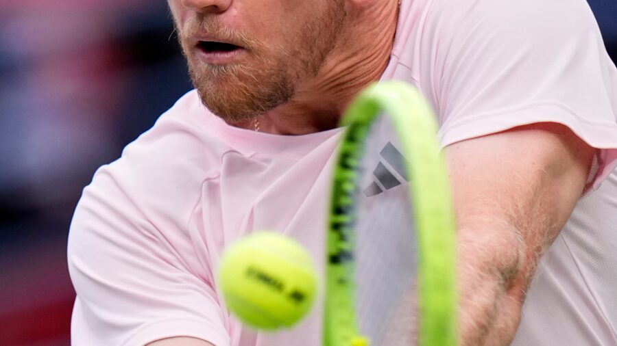 Alejandro Davidovich Faces Alexander Zverev in Shanghai Masters Semifinals
