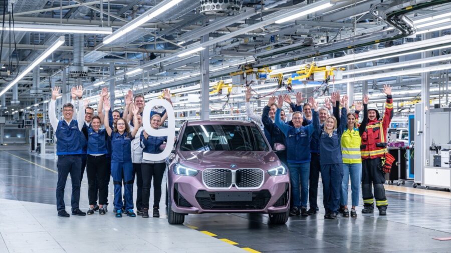 BMW marks 40 years with 9 million cars built in Regensburg