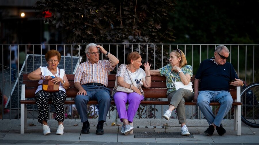 Spanish Widows’ Pensions Decline Amid Rising Retirement Claims