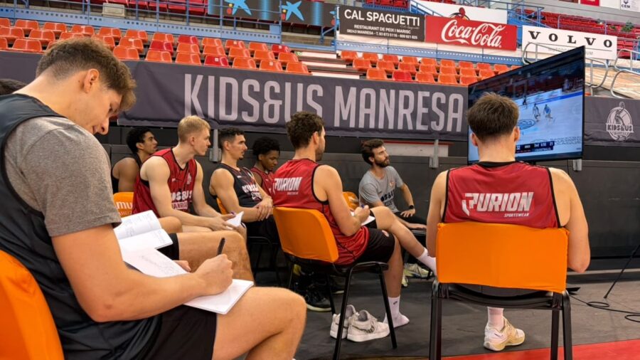 Why This Basketball Coach Is Making Players Use Notebooks Again