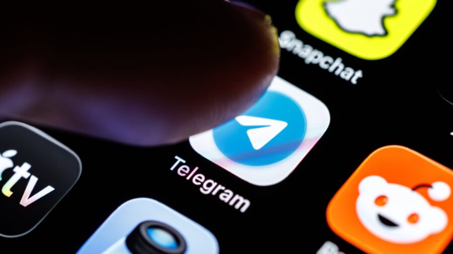 Rise of ‘Fininfluencers’ Prompts Regulatory Scrutiny Over Financial Advice