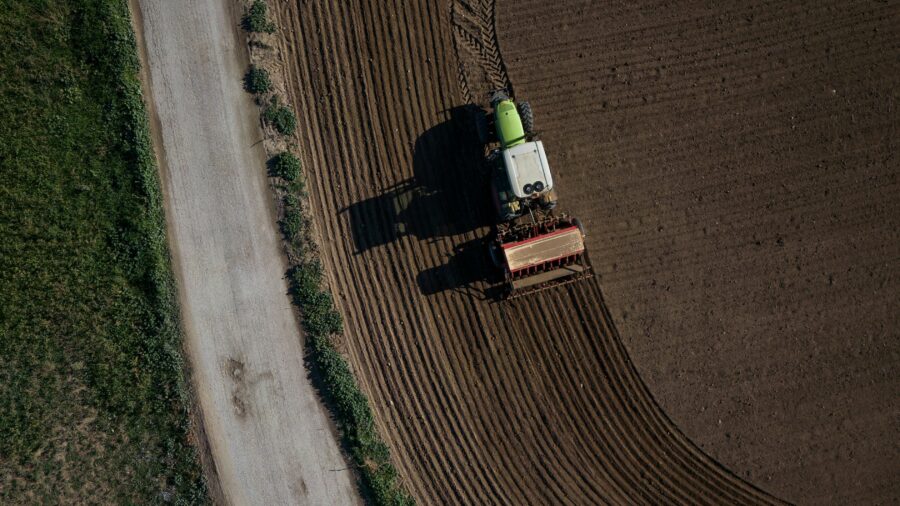 Spanish Farmers Sustain Protests Despite EU Policy Agreement