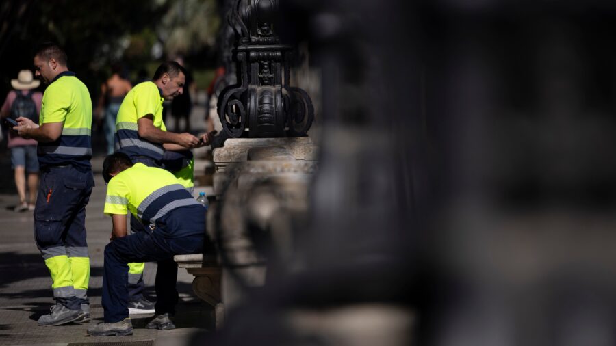 Spain’s Unemployment Rate Rises to 10.18% in Third Quarter