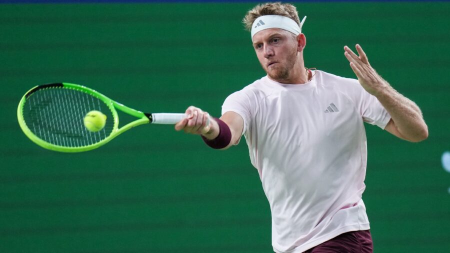 Alejandro Davidovich Advances at Shanghai Masters