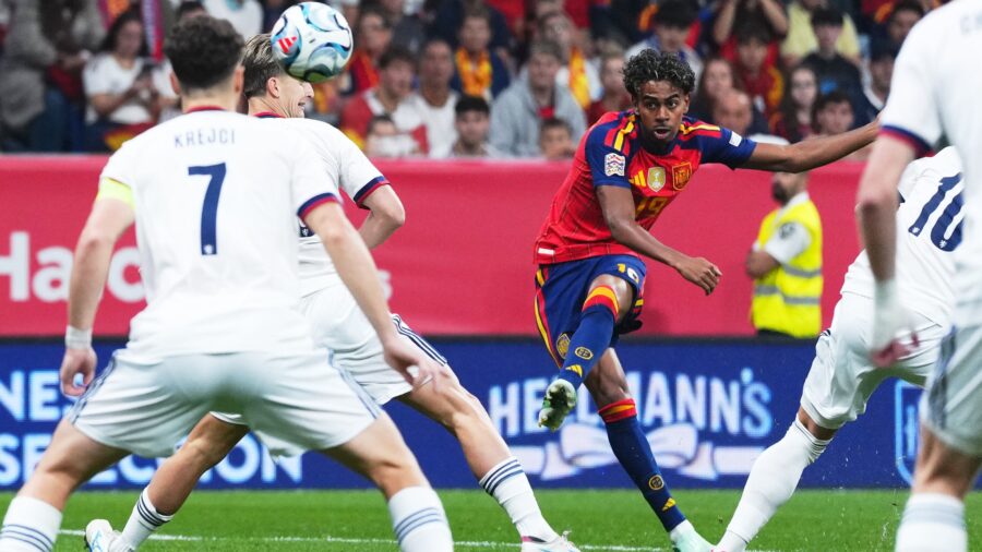 Spain Secures Hard-Fought Victory Over Czech Republic
