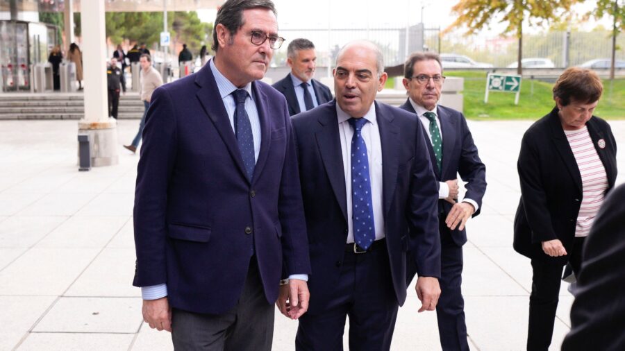 CEOE Reelects Garamendi, Retains Vice Presidents as Sanchez Llibre Returns as Parliamentary Liaison