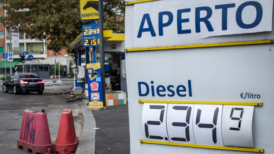Diesel Prices Remain Elevated Across Italian Fuel Stations