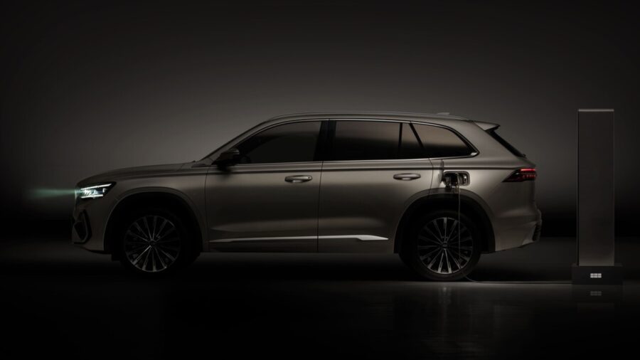 Geely Debuts the Monjaro EM-i Hybrid SUV at Paris Motor Show