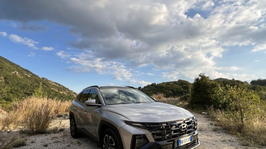 Hyundai Updates Tucson PHEV With All-Wheel Drive Capabilities