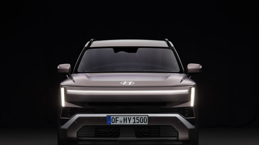 Hyundai Debuts Updated Tucson SUV in Paris Featuring Hybrid Options