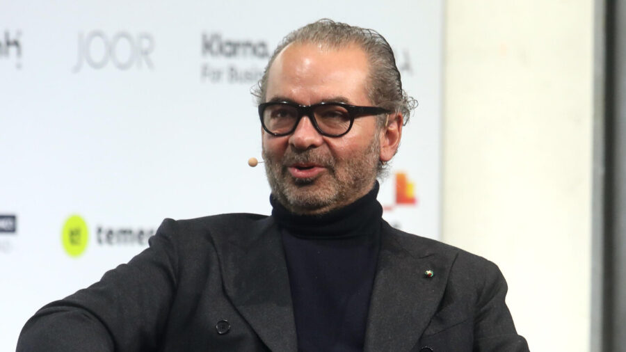 Moncler reports 1.9 billion euros revenue in nine months, quarterly growth slows