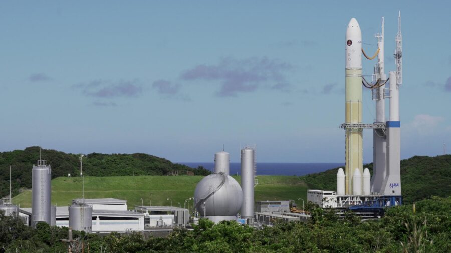 Japan Launches MMX Mission to Investigate Mars Moons