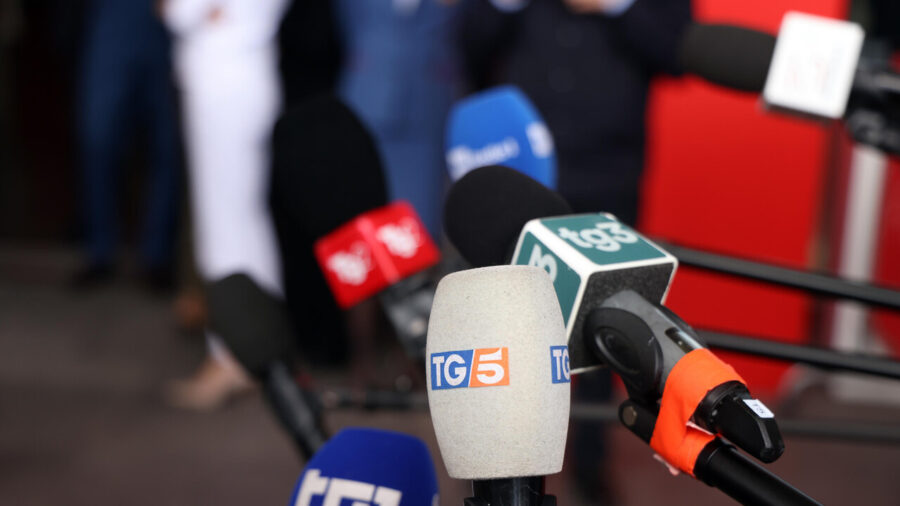 Over Half of Italy’s Journalists Freelance as AI Use Becomes Near‑Universal, Agcom Report Finds