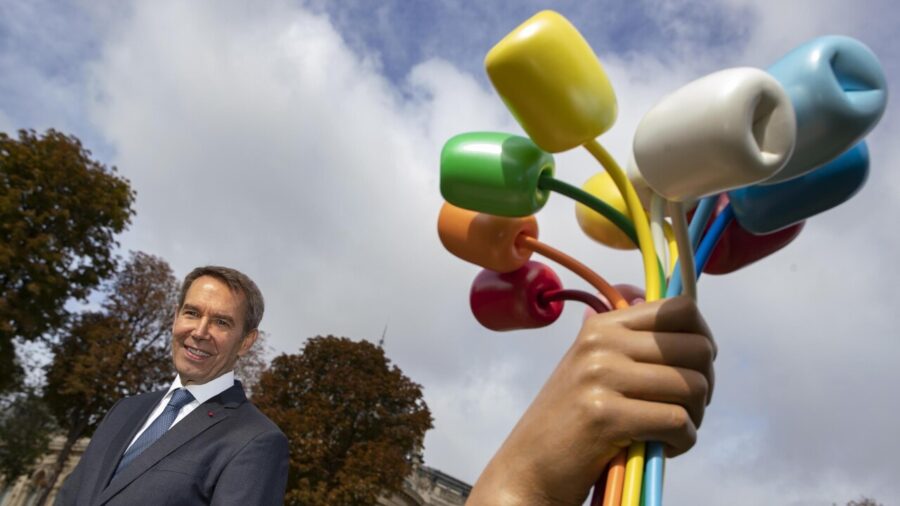 Artist Jeff Koons to Auction Picasso Collection for Future Production