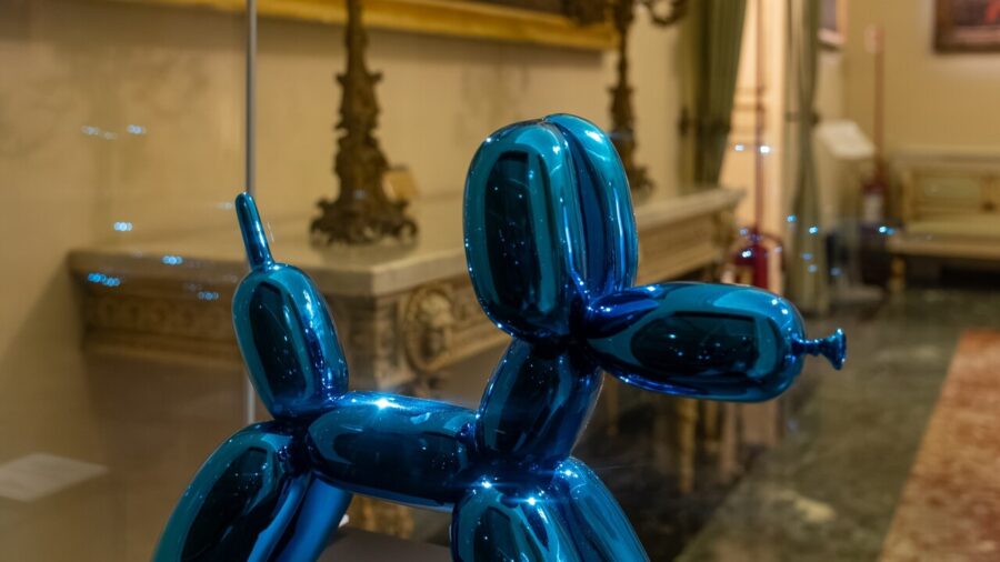 Jeff Koons Pop Art Exhibition Opens at Palermo’s Palazzo Reale Until Jan. 11
