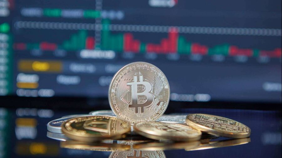 US Community Banks Sue Regulator Over Crypto Firm Licensing