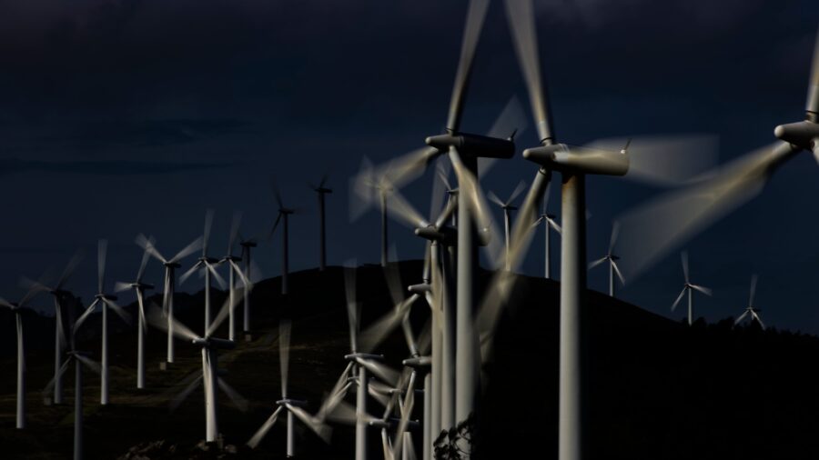 Administrative Stagnation Stalls Wind Energy Projects in Rural Spain