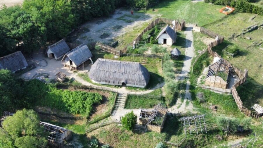 Archaeologist-Actors Recreate Charlemagne-Era Village in Poggibonsi