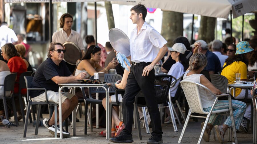 Spain’s Employers Push New Rules to Cut Workplace Absenteeism