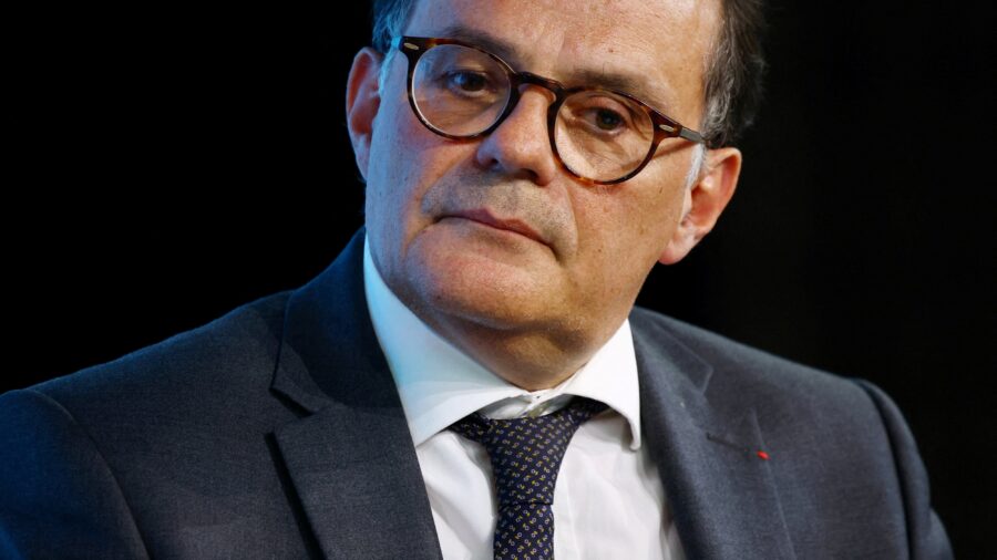 Investment Managers Express Concern Over French Debt Sustainability