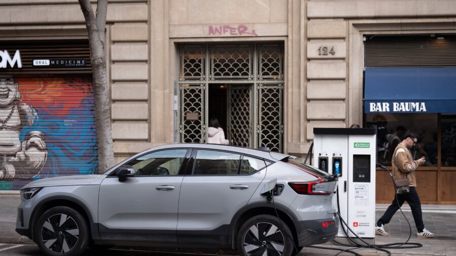 Spain’s Electric Vehicle Subsidy Program Faces Uncertainty Over Upcoming Elections