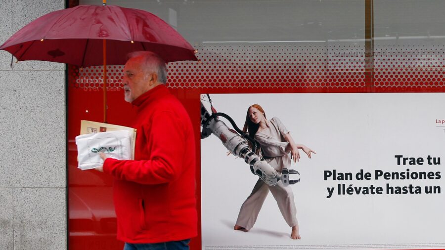 Spanish Private Pension Growth Stalls Amid Public System Reform Debate