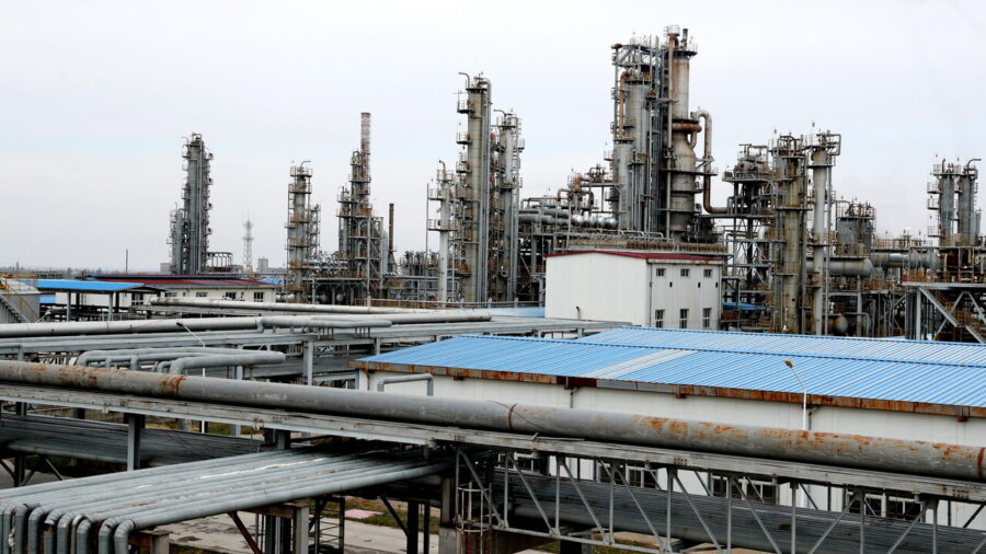 Chinese Refineries Halt Fuel Exports in October After July Easing