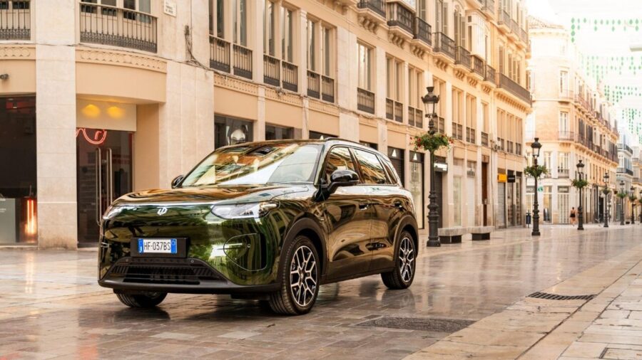 Leapmotor Unveils New B05 Sedan and B03X Crossover at Rom‑E 2026
