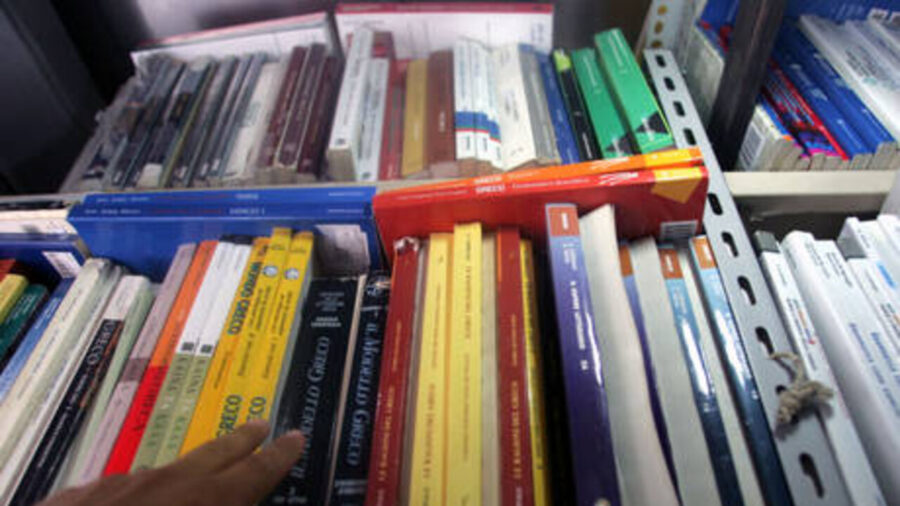 Italian Bookstores Report Revenue Decline Amid Cultural Voucher Changes