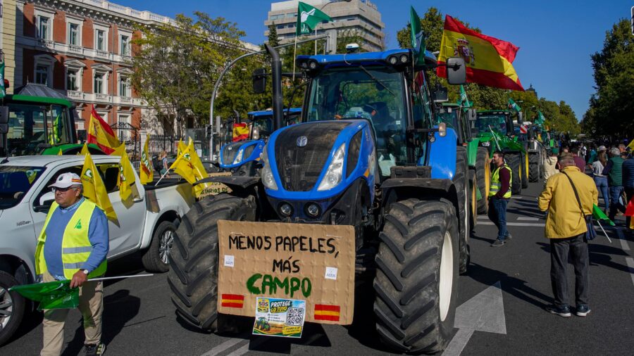 Spanish Farmers Cancel Madrid Protest Following Train Accident