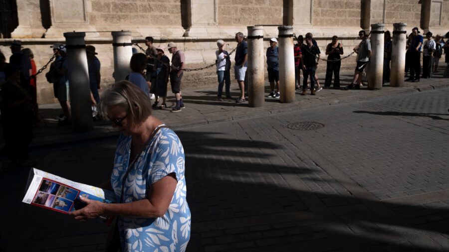 Spain Poised to Welcome Over 100 Million Tourists as Destinations Deploy AI Tools and New Fees