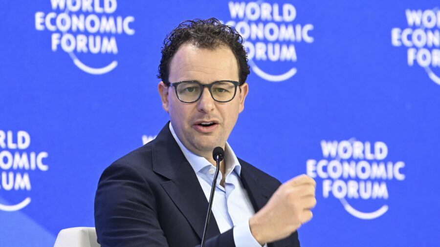 Anthropic Plans IPO with Global Access for Retail Investors