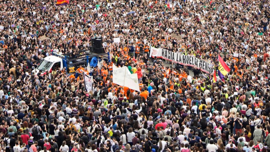 Spanish Unions Prepare for November General Strike Over Housing Crisis