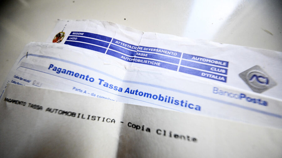 Italy Proposes Car Tax Refunds for Large Families in New Budget