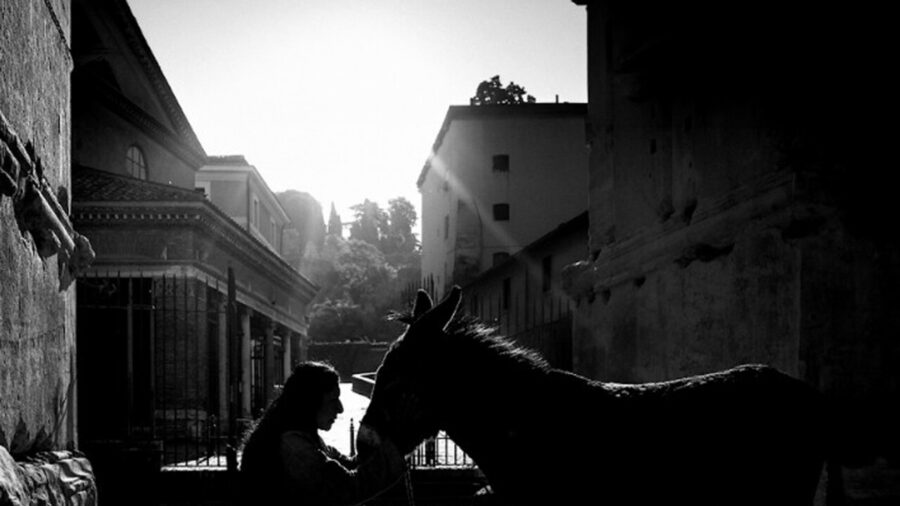 Marina Abramović Exhibition Reopens Rome’s Arch of Janus