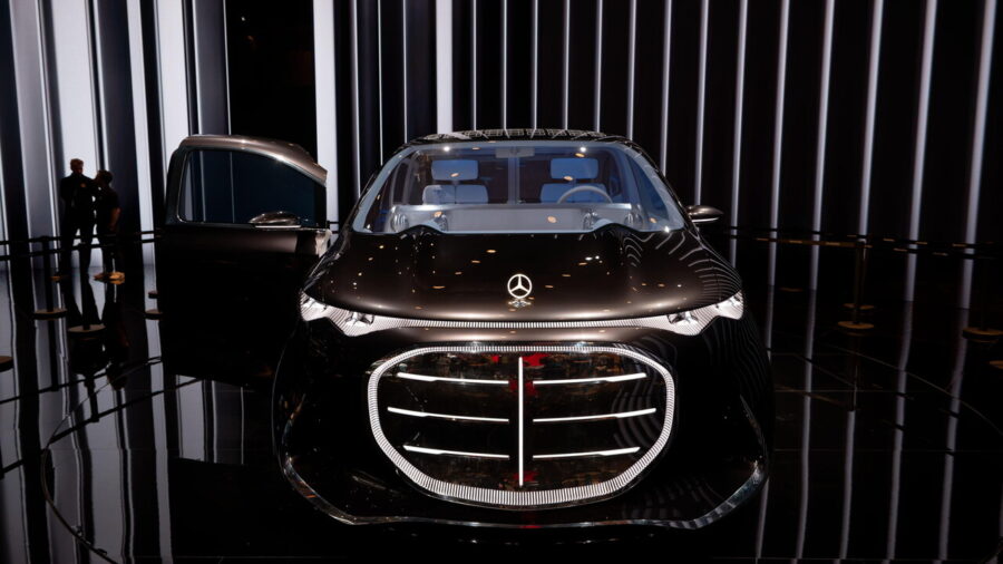 Mercedes-Benz Cuts 2026 Profit Outlook Amid Market Headwinds
